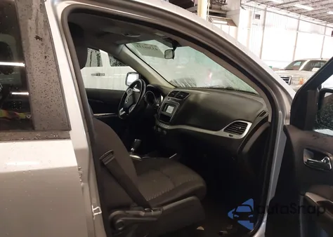 2018 Dodge Journey Sxt z USA, uszkodzony, nr VIN 3C4PDCBB1JT189359